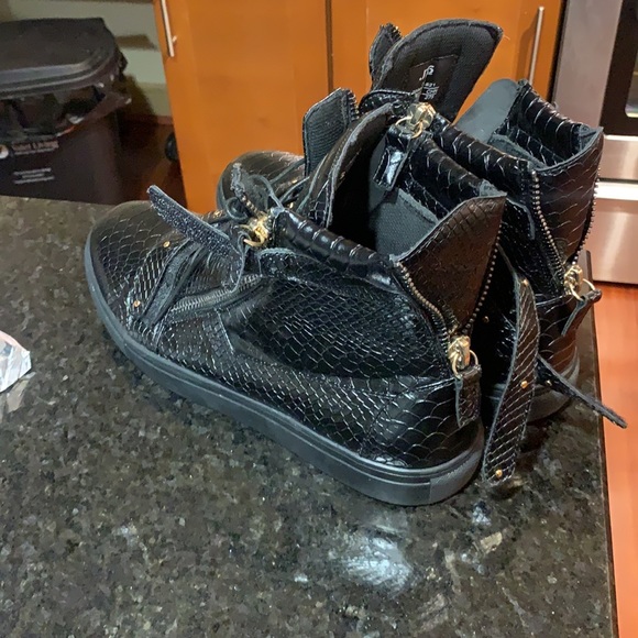 J75 black shoes in perfect condition - Picture 2 of 4